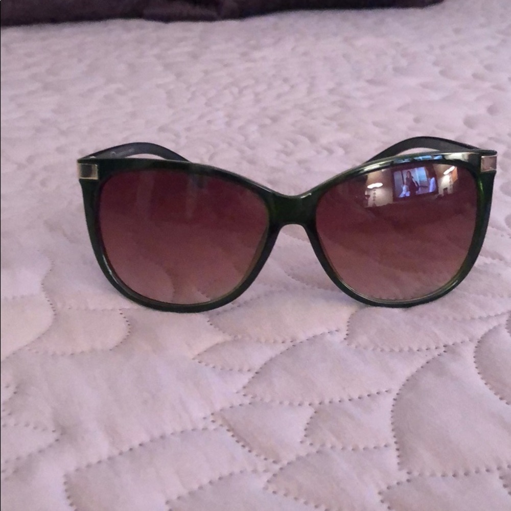 Oscar De La Renta Sunglasses - Hunter Green